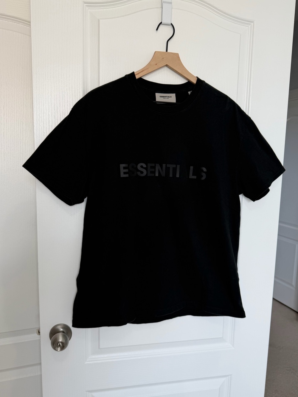 Fear Of God Essentials Black Crewneck T-Shirt Small - Picture 2 of 11